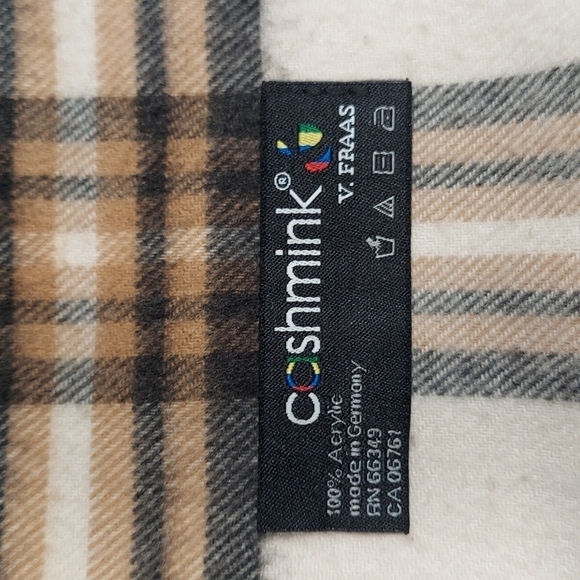 Cashmink Burberry plaid scarf with FRAAS Plaid 15.5in W X 66in L - Picture 2 of 7